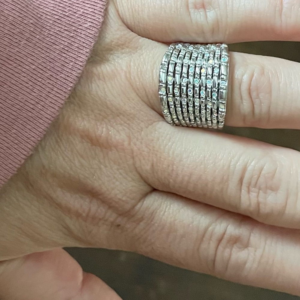 Premier ring - Picture 2 of 3